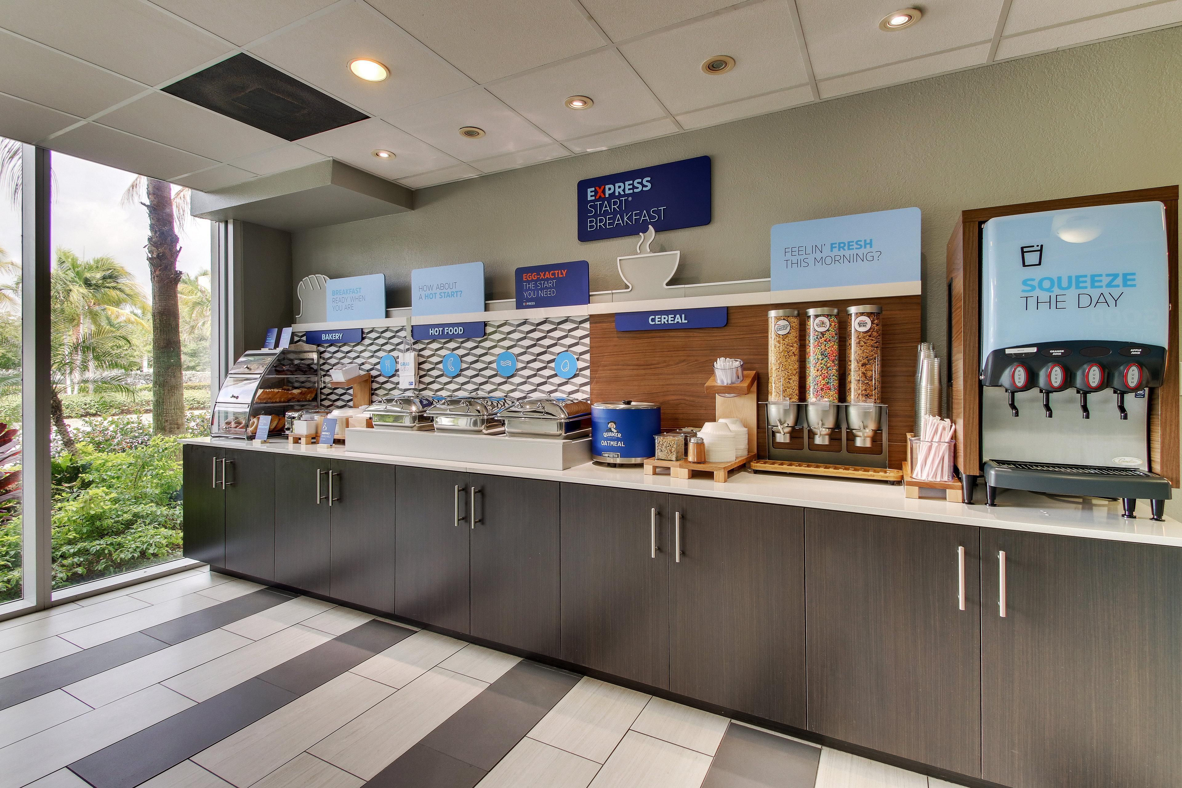 Holiday Inn Express West Palm Beach Metrocentre By Ihg Exterior foto