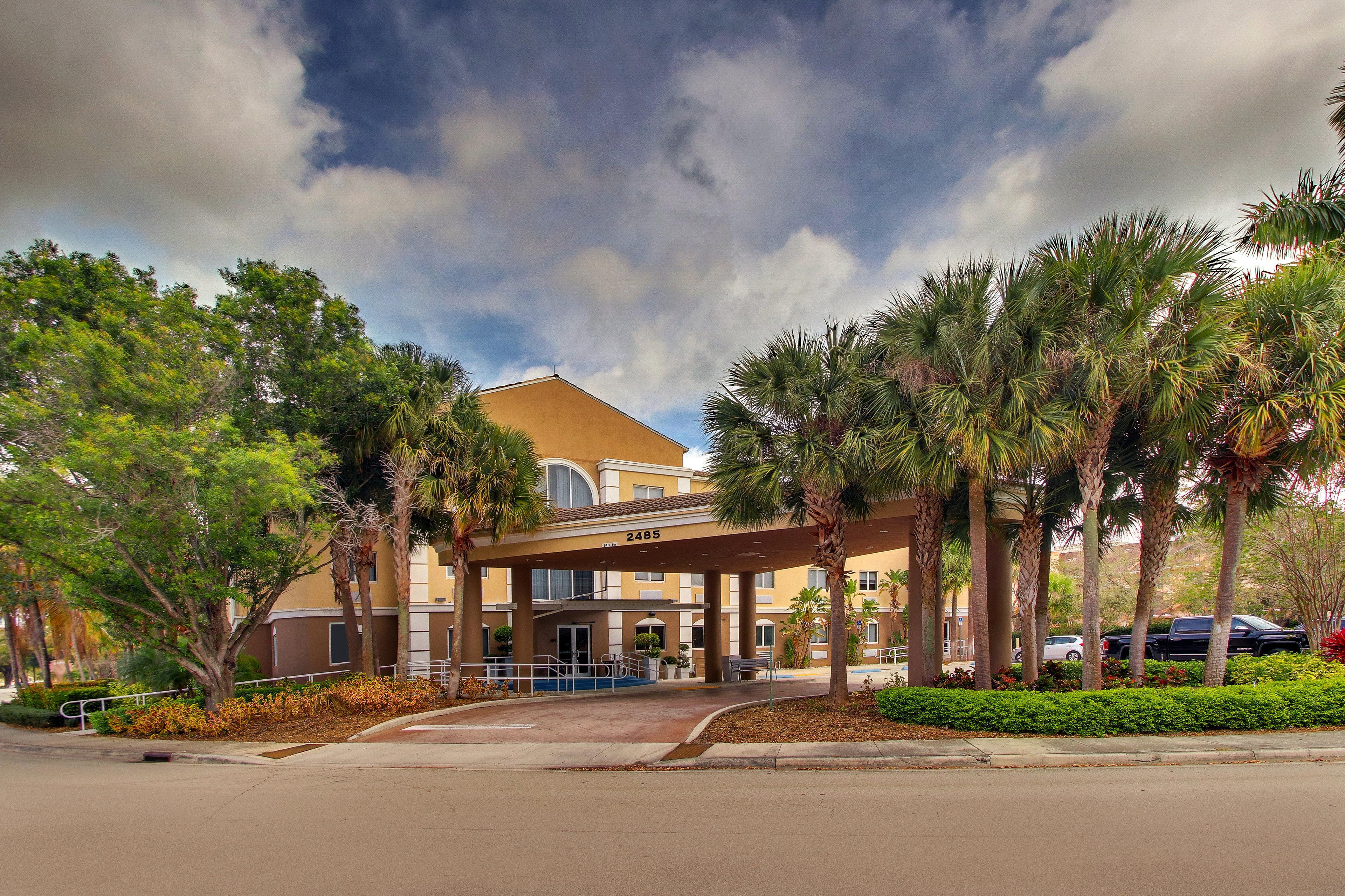 Holiday Inn Express West Palm Beach Metrocentre By Ihg Exterior foto